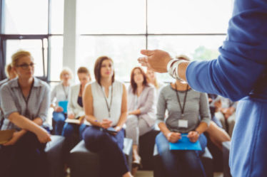 Le réseautage est une pratique essentielle dans le monde professionnel d'aujourd'hui. En effet, établir des relations solides