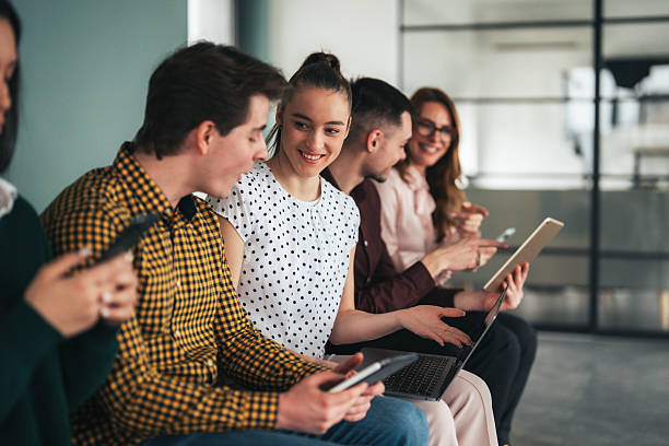 Pour une entreprise locale, travailler avec une agence web design Lyon permet de créer un univers visuel cohérent qui reflète