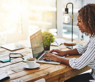 Une fois les mots-clés identifiés, il est essentiel d’optimiser chaque page du site immobilier. En effet, le SEO immobilier Lyon