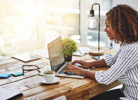 Une fois les mots-clés identifiés, il est essentiel d’optimiser chaque page du site immobilier. En effet, le SEO immobilier Lyon