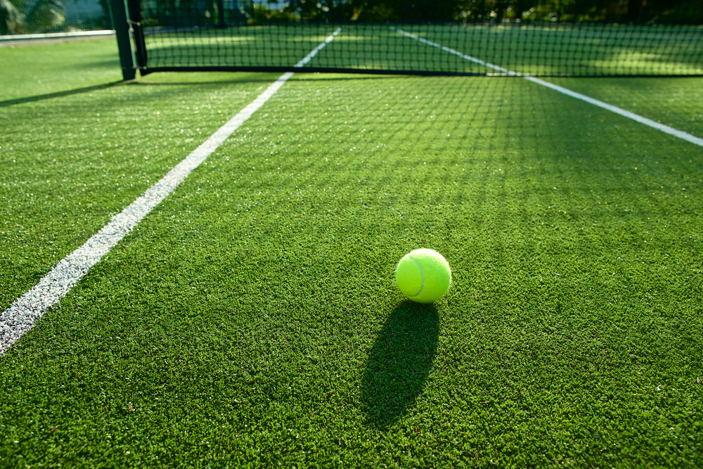 construction court de tennis gazon synthetique à Cannes