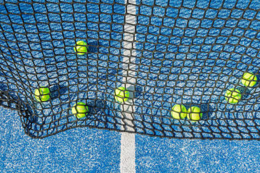 construction court de tennis en resine synthetique à Paris