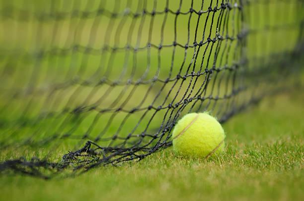 construction court de tennis en gazon synthétique à Fréjus