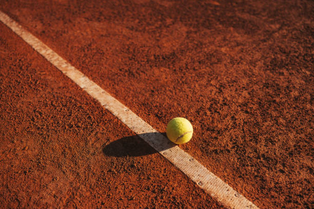 construction court de tennis en terre battue à Paris