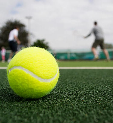 construction court de tennis en gazon synthétique à Poitiers