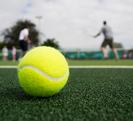 construction court de tennis en gazon synthétique à Poitiers